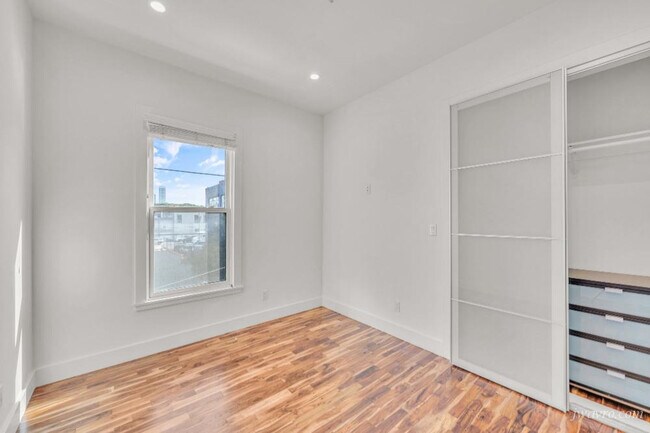 Building Photo - 1121 Folsom St