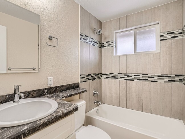 Building Photo - Cozy 3 Bed in the Highlands COMING SOON!!!!