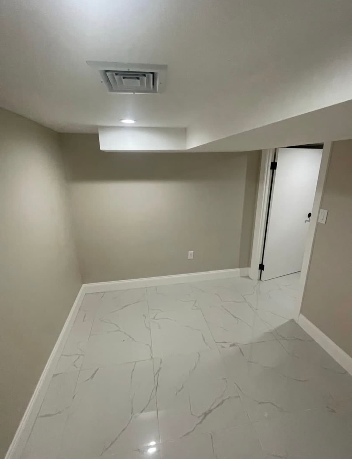 Building Photo - 14703 130th Ave