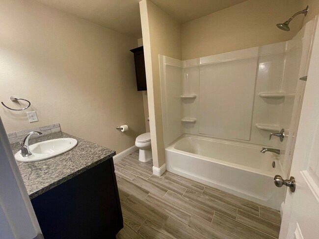 Building Photo - Cozy Home in Frenship ISD!