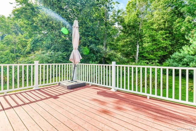 Building Photo - 11 Hudson Bluff Cir