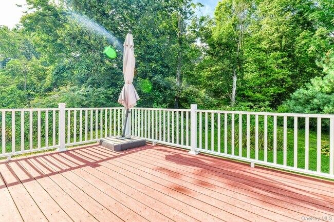 Building Photo - 11 Hudson Bluff Dr