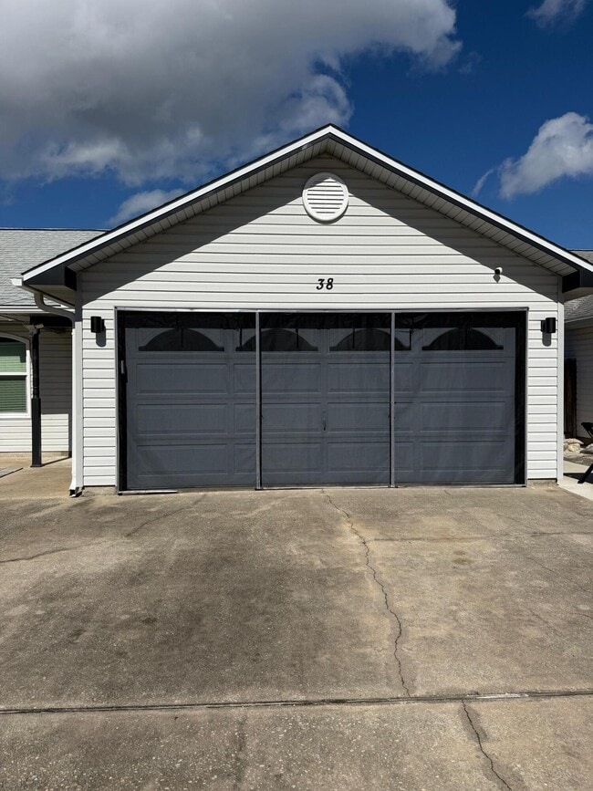 Building Photo - 38 Ruby Cir