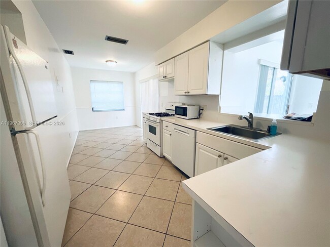 Building Photo - 4343 NW 113th Terrace