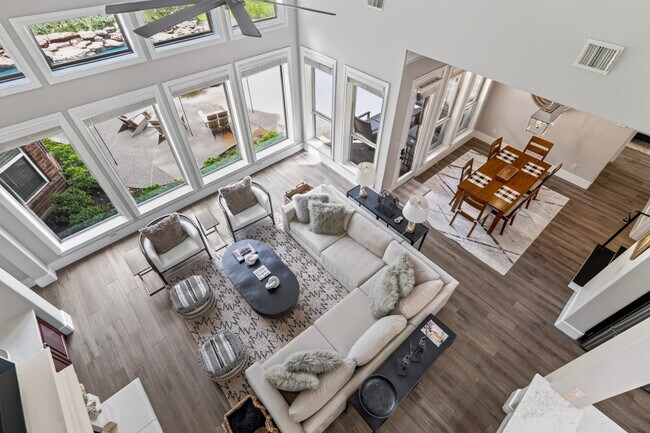 Building Photo - 110 S Veilwood Cir