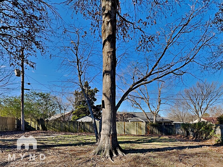 Building Photo - 4433 Sunnyslope Dr