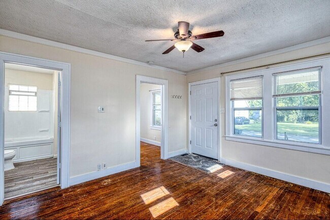 Building Photo - 77 W Bernhard Ave