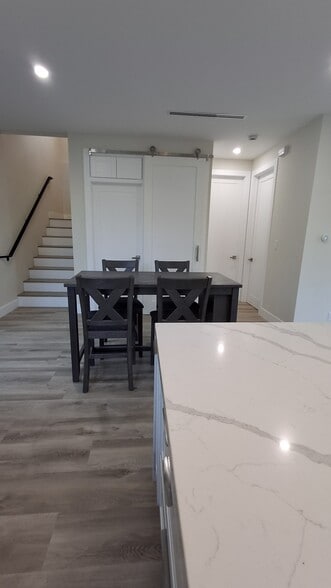 Building Photo - 4377 Charlemont Ave