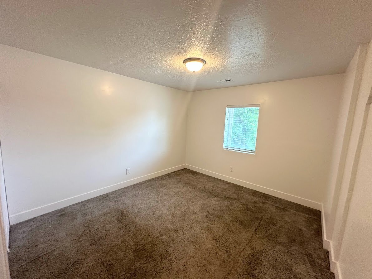 Building Photo - 435 S 900 W