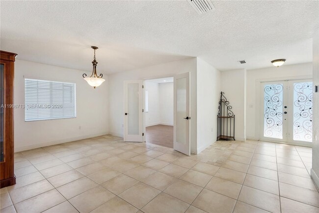 Building Photo - 1333 SW 16th St