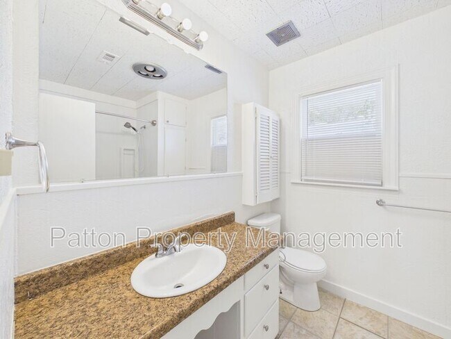 Building Photo - 701 Sunset Terrace