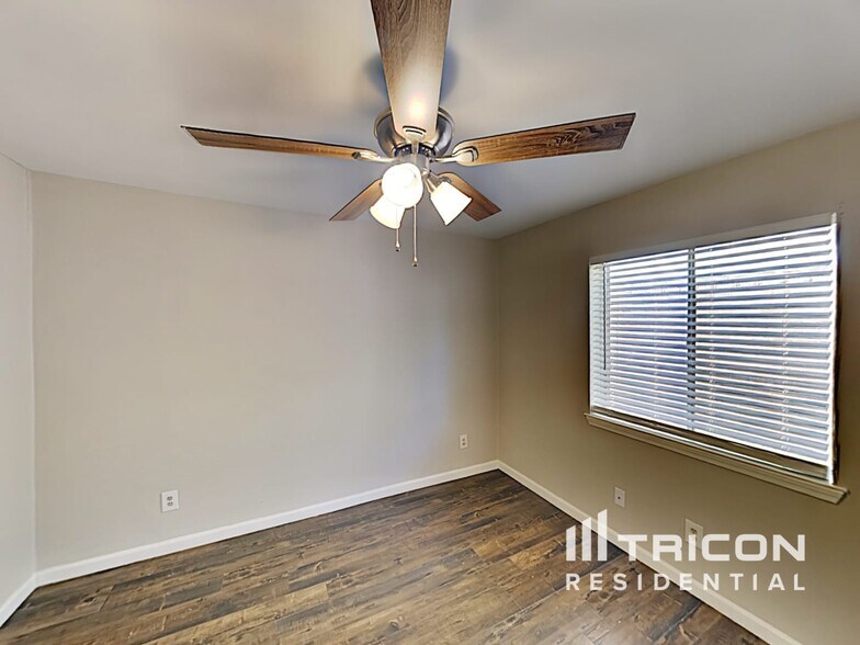 Building Photo - 1423 Ardmore Dr