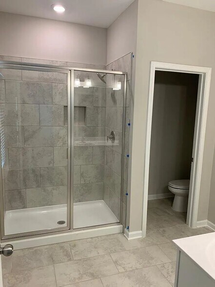 Building Photo - 256 Commons Ave