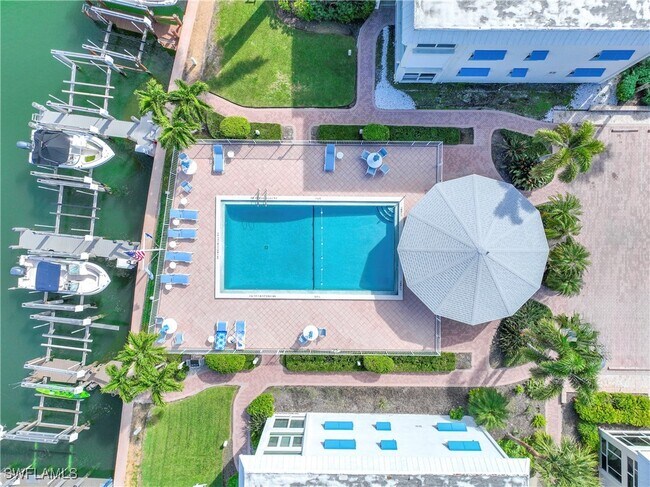 Building Photo - 2100 Gulf Shore Blvd N