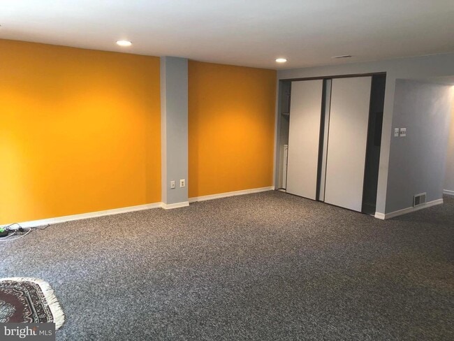 Building Photo - 9244 Jamison Ave