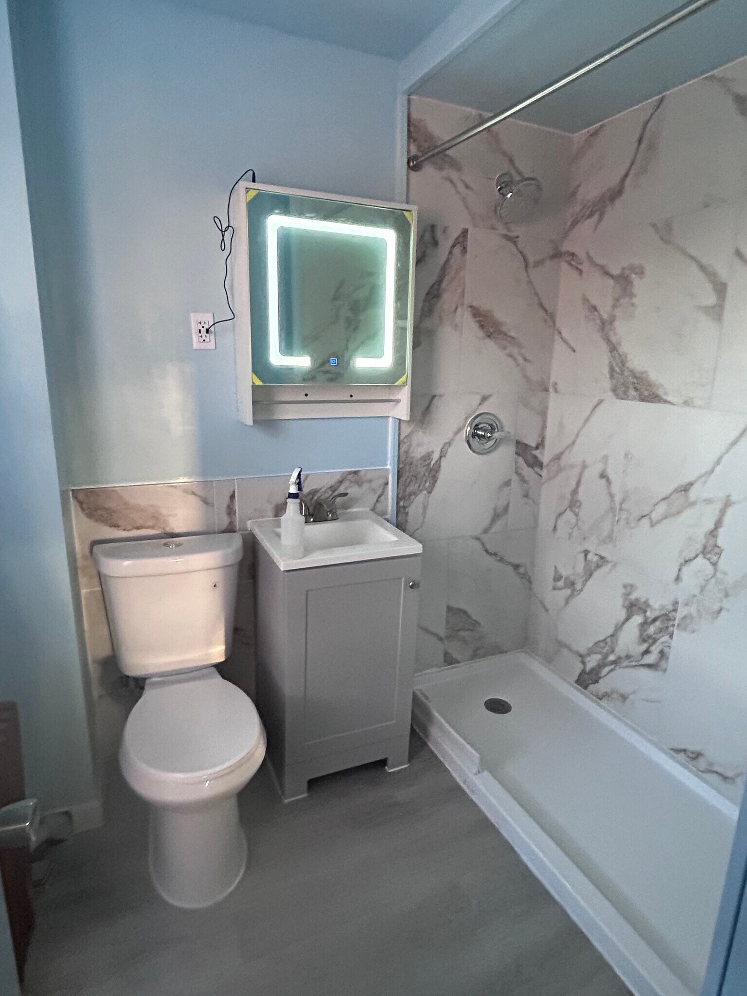 Building Photo - 415 Highland St