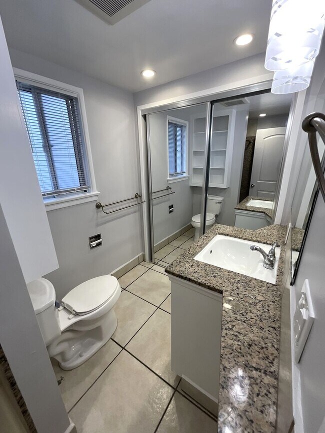 Building Photo - Studio Apartment -Open House  Tuesday and Thursday at 5pm