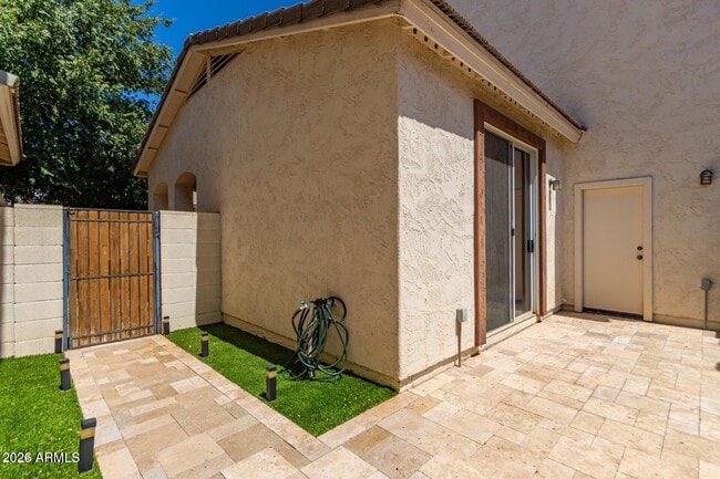 Building Photo - 4334 E Carla Vista Dr