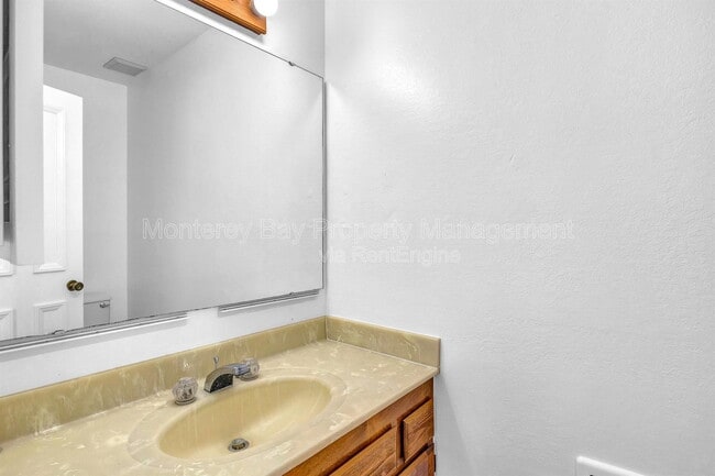 Building Photo - 84 Vía Del Pinar