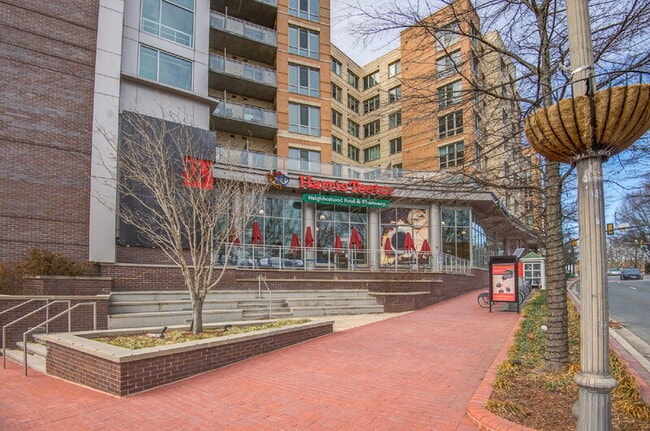 Building Photo - 2200 N Westmoreland St