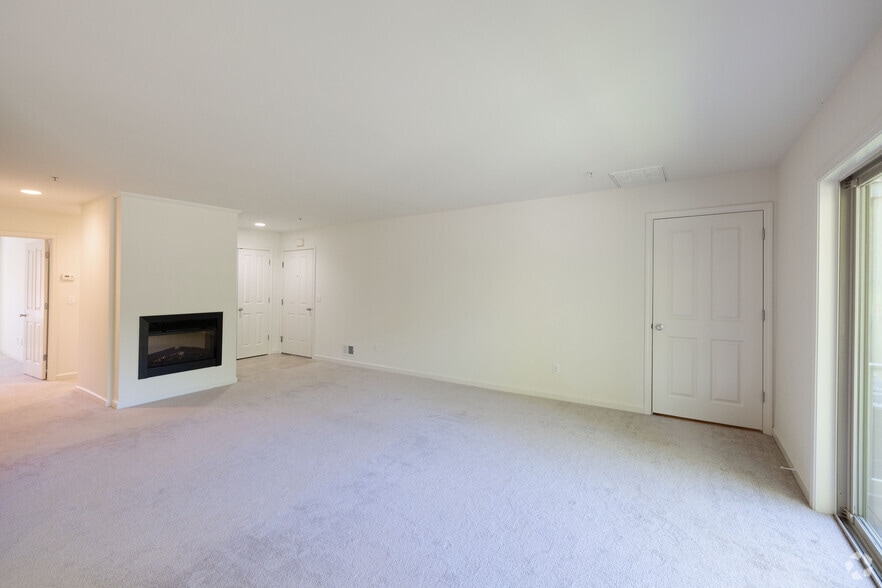 2BR, 1BA - 1080SF - Living Room - The Ridge at New Paltz