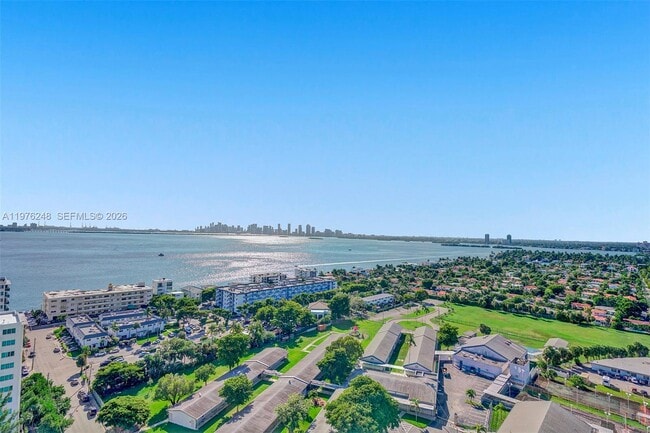 Building Photo - 7601 E Treasure Dr