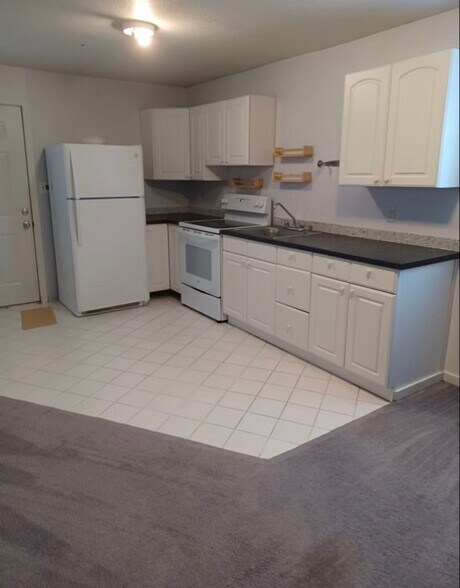 Building Photo - 1034 NW Ivy Dr