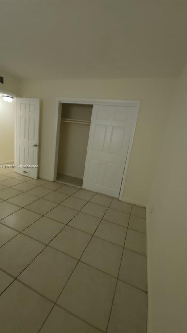 Building Photo - 2121 NE 168th St