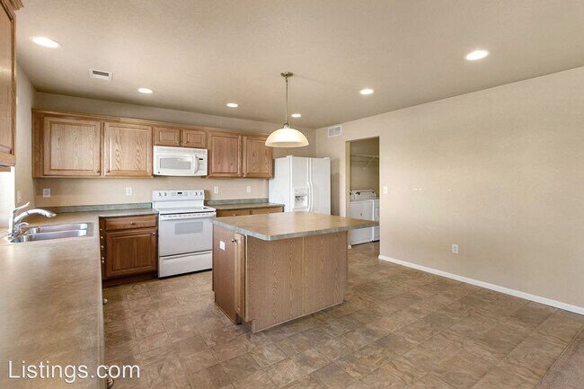 Building Photo - 3 br, 3 bath House - 2601 Coach House Loop