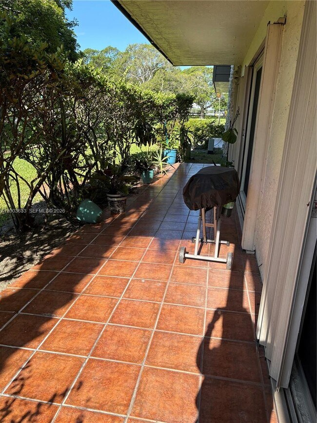 Building Photo - 8335 SW 72nd Ave