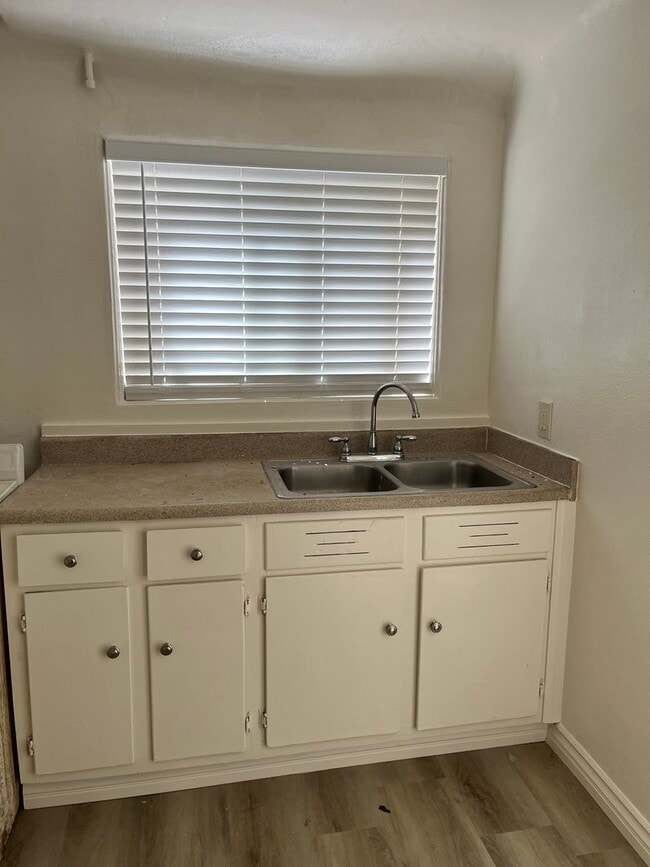 Building Photo - 3958 1/2 PARK BLVD.-