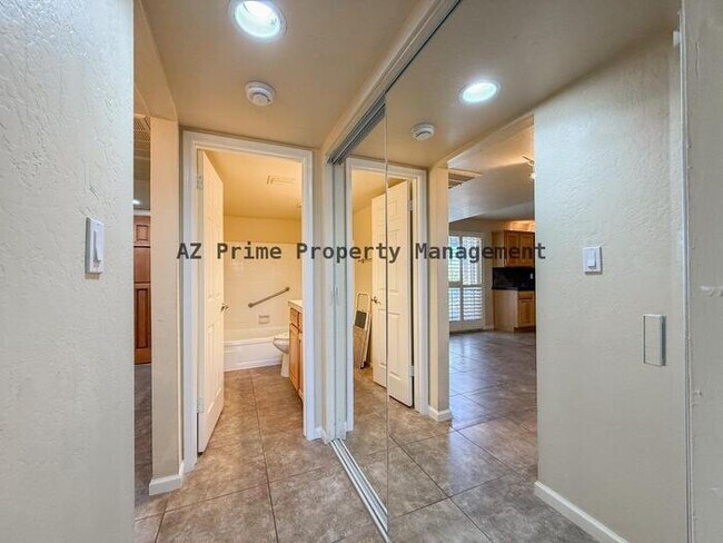 Building Photo - 7402 E Carefree Dr