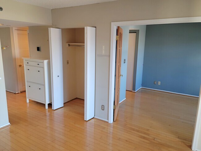 Building Photo - 1401 17th St NW