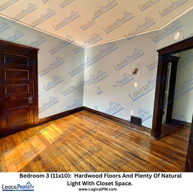 Building Photo - Midtown Area 3/1 HUGE BRICK Upper Flat w/B...