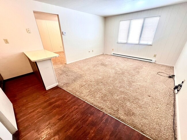 Building Photo - Moon Twp - Spacious 1 Bedroom 1 Bathroom -...