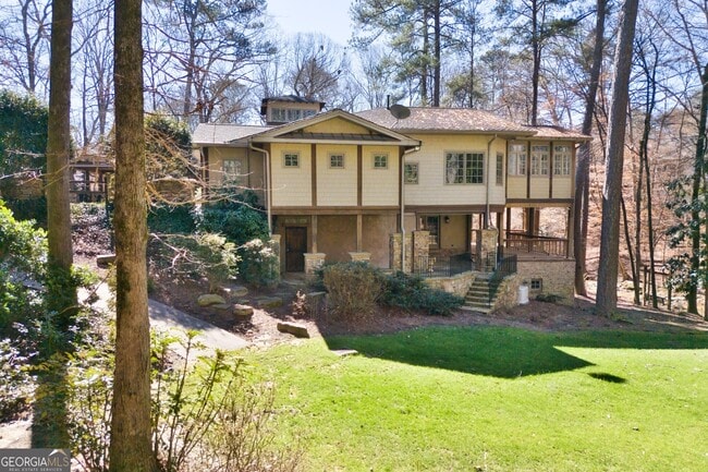 Building Photo - 4421 Paradise Cir SE