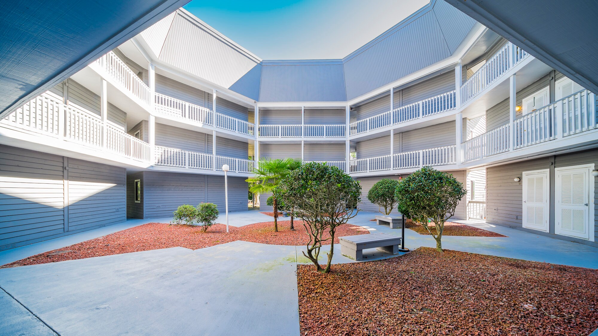 Building Photo - 10170 Beach Dr SW