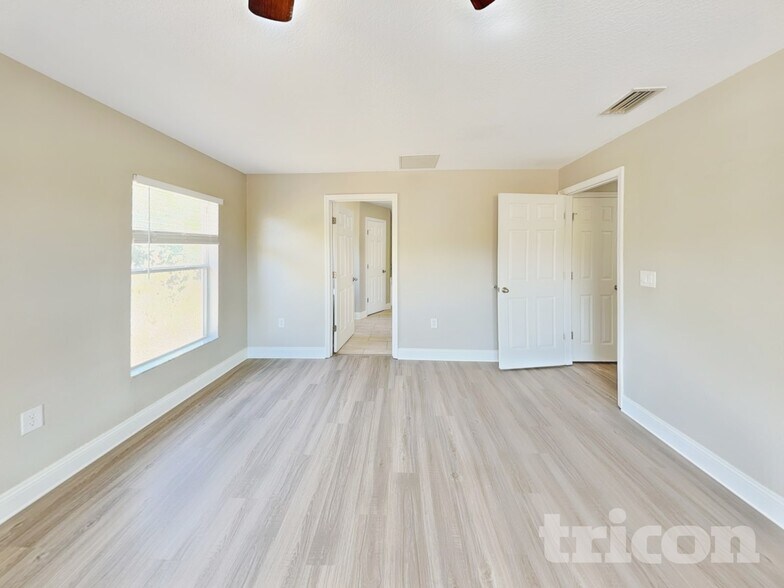 Building Photo - 8606 Lisa Blvd