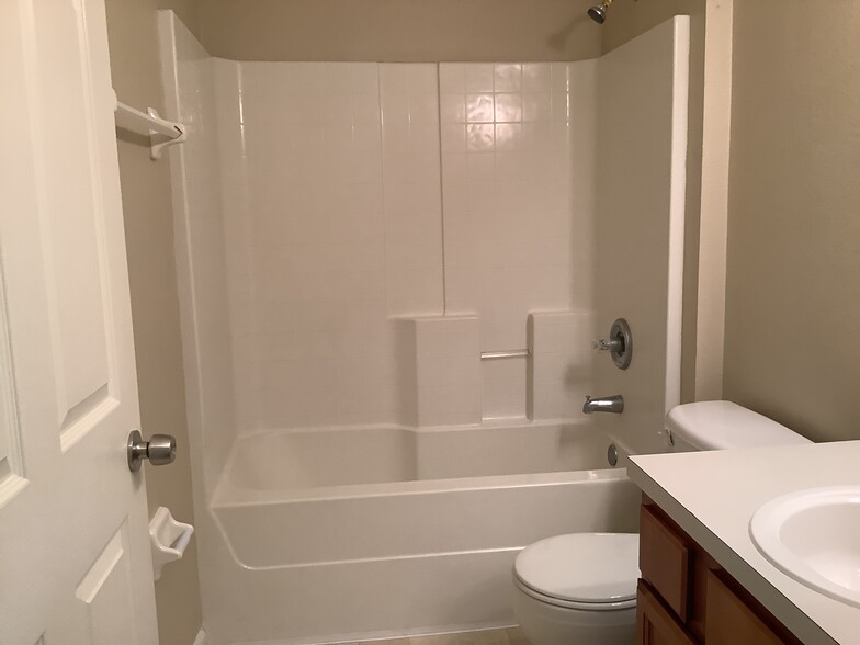 Building Photo - 117 Marisco Way