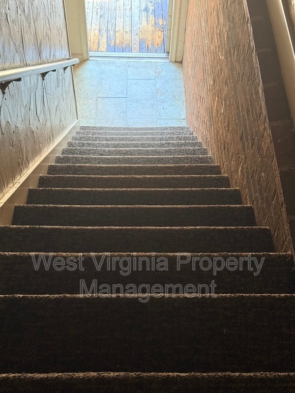 Building Photo - 184 Wyndale Dr