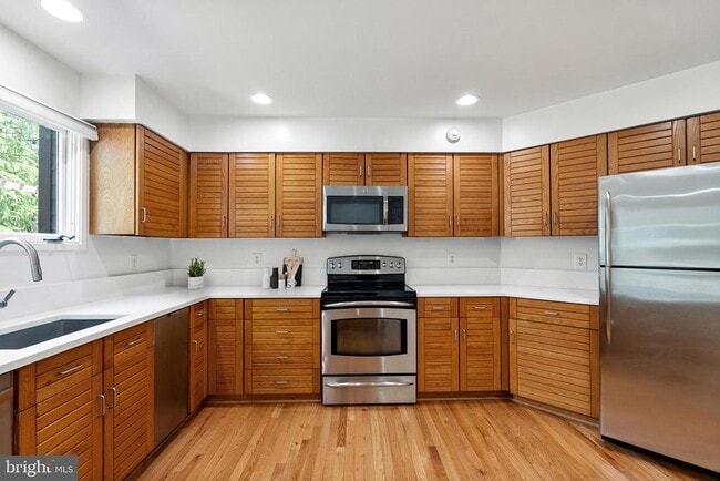 Building Photo - 10849 Whiterim Dr