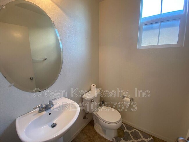 Building Photo - 297 Emory Oak Pl