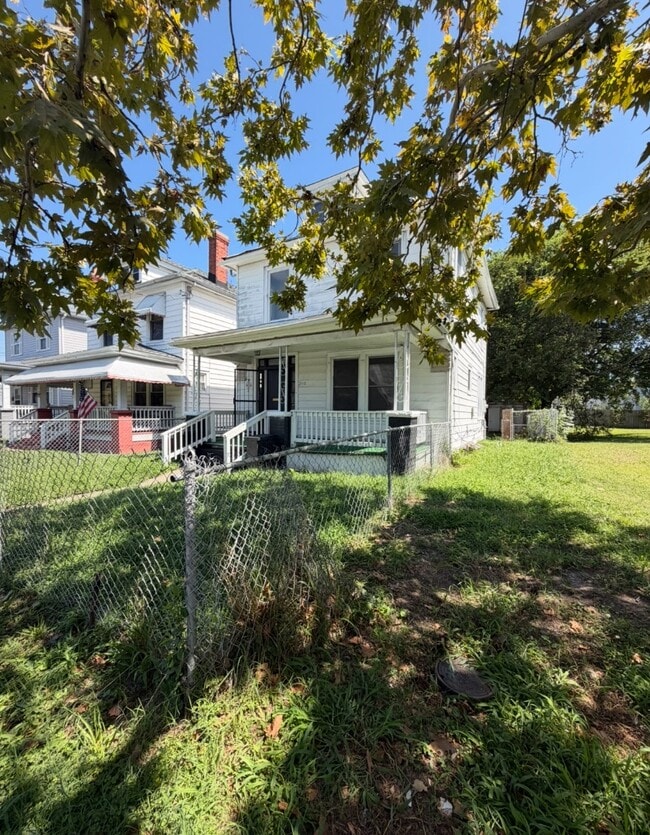 Building Photo - 2510 Marshall Ave