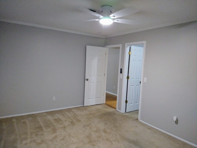 Building Photo - 128 Woodland Hills Dr