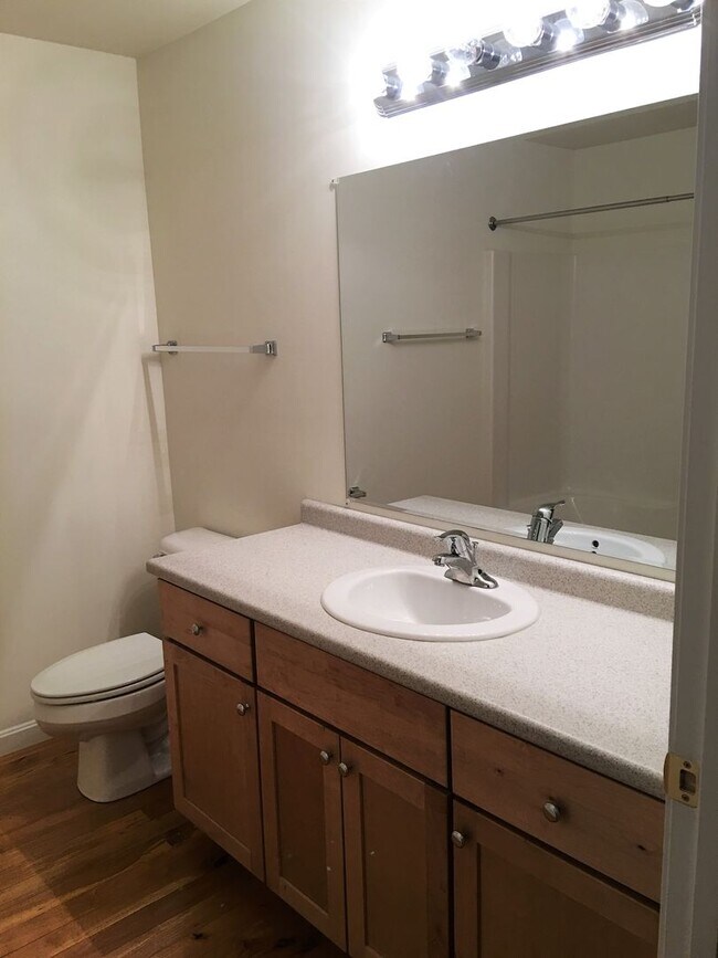 Building Photo - 75-C SL