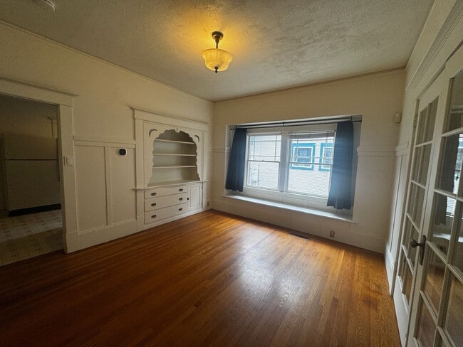 Building Photo - Curtis Park Craftsman Home