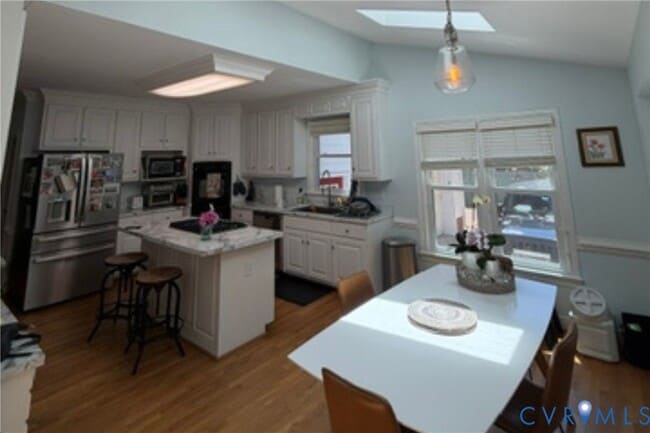 Building Photo - 504 Gaslight Dr