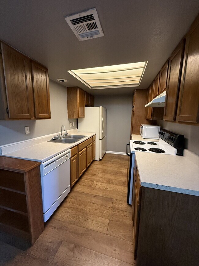 Building Photo - 3BR/Ba duplex in Branson West