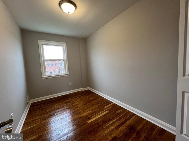 Building Photo - 7255 Stratton Way
