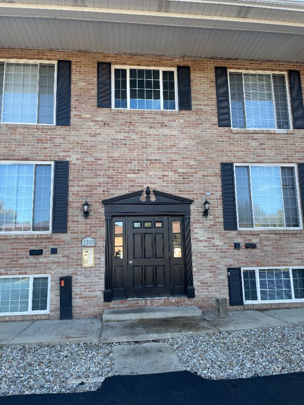 Building Photo - 1105 W Maple St NW